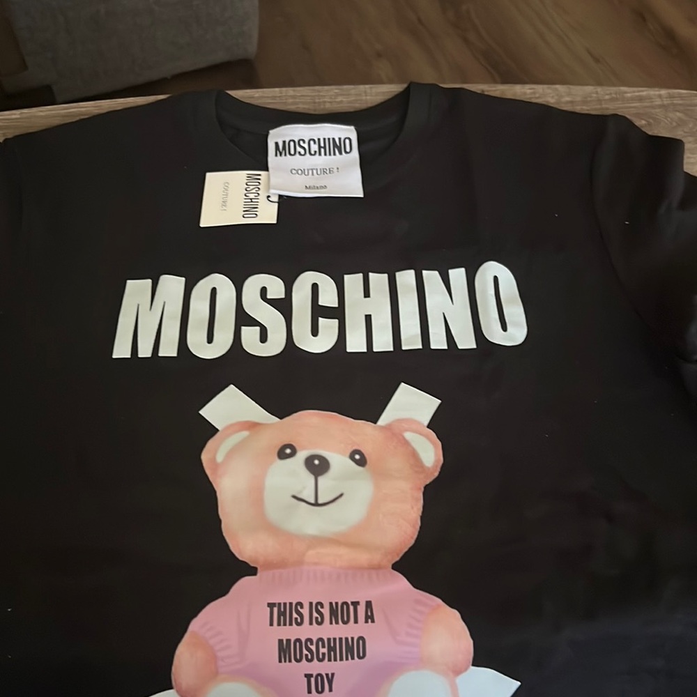 Moschino tshirt
